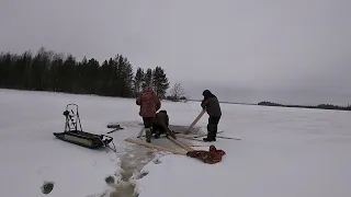 Утопили  мотобуксировщик! Спасаем,сушим и продолжаем рыбалку!