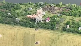 Surgical strike: Ukraine Special Forces "Kraken" destroys a structure occupied by Russian soldiers