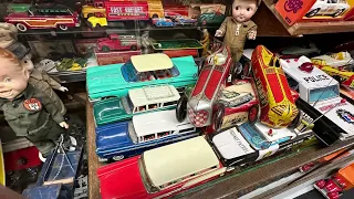 Elmers toys picked for 3-9 & 5-11 auctions (9 of 9 videos)