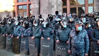 Война остановлена, но массовые протесты только нарастают - "Неделя на Кавказе" от JAMnews
