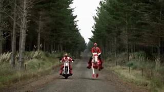 Carrera entre el Ranger rojo Samurai y el Ranger rojo Rpm