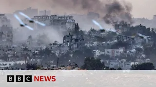 UN says Gaza residents broke into food warehouses with 'civil order' disintegrating - BBC News