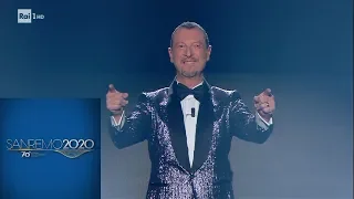 Sanremo 2020 - L'ingresso di Amadeus sul palco dell'Ariston