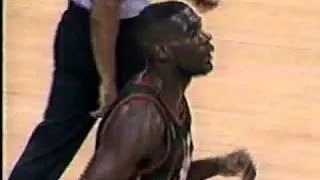 Shawn Kemp Dunks Sweet Lob from Gary Payton