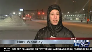 Iowa sports reporter grumpily covers weather for morning show