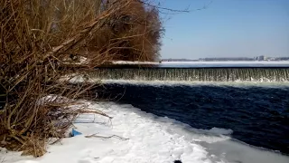 Речной порог, дамба в Липецке на реке Воронеж.