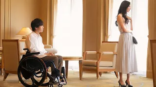 Un étudiant handicapé est abandonné par sa fiancée à cause de son handicap, mais… I film romance