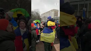 Jahrestag des Kriegsbeginns: Tausende bei Ukraine-Demo in Berlin