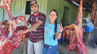 Churrasco na Roça é assim Bruto e RÚSTICO. MUITA FARTURA.