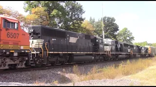 09/29/23 - Former NS SD60I and SD60M units in tow on NS 125
