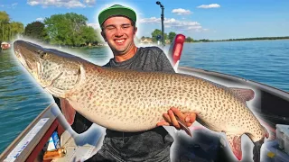 GIANT Lake St. Clair Pre-Spawn Musky- UNBELIEVABLE CATCH!!!!