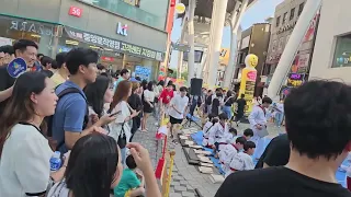 "0시 축제"성공과 붐 조성을 위해 "태권도시범단의 길거리공연 으능정이 편(1)"