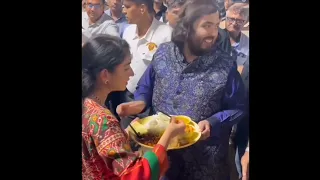 Anant Ambani and radhika merchant eating food in one plate ❤️#anantambani#radhikamerchant#ambani