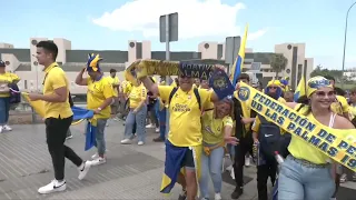 Recorrido de la Marea Amarilla para animar a Las Palmas contra el Alavés