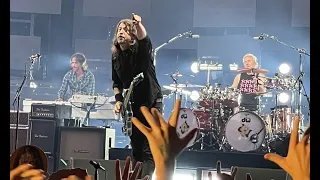 Foo Fighters @ Riot Fest - Sabotage / Blitzkrieg Bop / Whip It / March of the Pigs