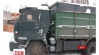 Одинадцяту добу у кабіні власного авто на виїзді з Одеси живе Олександр Панфілов