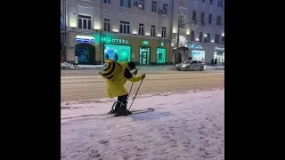 Московские водители жалуются на курьеров - (Москва 24)