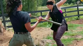 Kung Fu Women - Bo Staff VS Sword