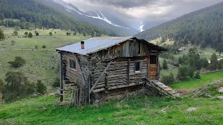 Forest village abandoned due to heavy rains, no one has lived here for 20 years