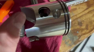 250cc 2 stroke Wiseco piston circlip install (wrist pin clip)