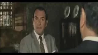 OSS 117 "Moi je suis dans le poulet !"