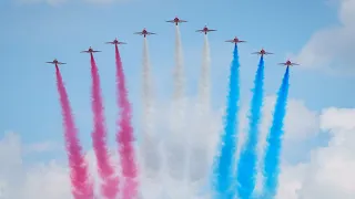 Fighter jets (Red Arrows)