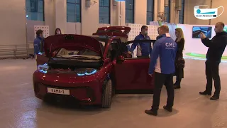 Первый российский электромобиль «Кама-1» представили губернатору Александру Беглову