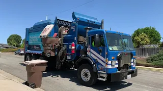 Republic Services Garbage Truck Mix: Yard Waste Collection