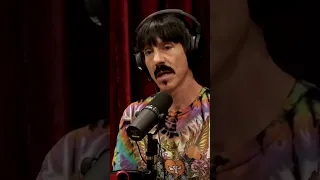 The tragic experience of Anthony Kiedis with drugs. m #shorts #joerogan #anthonykiedis