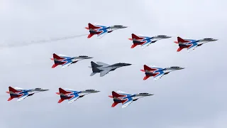 Swifts in a group of 9 MiG-29  Стрижи в составе группы из 9 МиГ-29