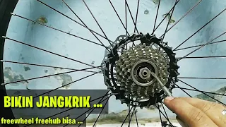 Make a cricket sound on the freewheel