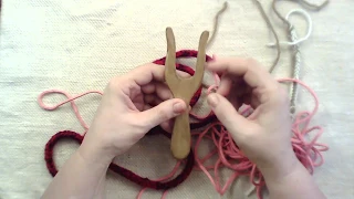 Плетение на вилочке простых и двухцветных шнуров