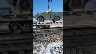 На юго-востоке России замечена колонна грузовиков и бронеавтомобилей разведки БРДМ-2МС
