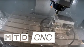 Hurco VMX42SRTi cutting fast 5 axis component