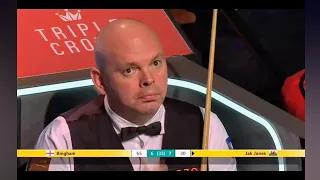 Blatant push foul (double contact) in Snooker World Championship semi-final, referee oblivious