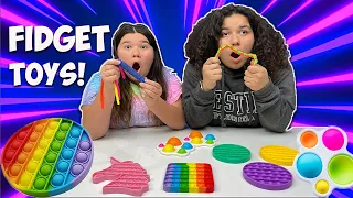 REVIEWING FIDGET TOYS - POP IT FIDGET, SIMPL DIMPL!!!