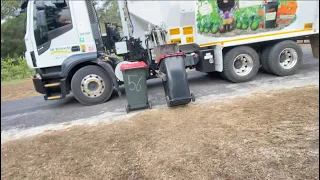 Red waste heavy bins plus fails lid went in truck