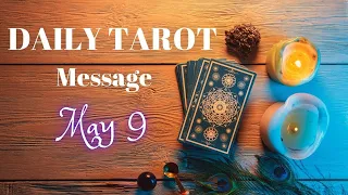Shakin it up for something gloriously NEW! Daily Tarot Reading May 9