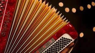 How to Operate Accordion Bellows | Accordion Lessons