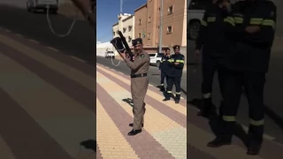 مدفع قاذف حبل لمسافه بعيده لاانقاذ المحتجزين في سيول السعوديه