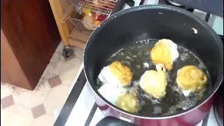 DEEP FRIED MARSHMALLOWS