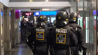 München: Nicht angemeldete Kundgebung gegen Corona-Maßnahmen - krone.tv NEWS