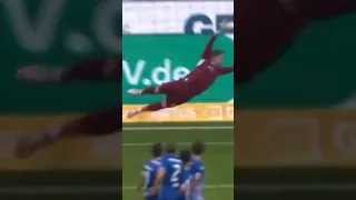 László Bénes si ide v Nemecku svoje. krásny gól z priameho kopu🇸🇰⚽