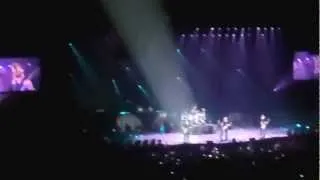 Nickelback Trying not to love you Live at Wembley arena