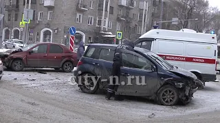 В Новокузнецке вновь произошла жёсткая авария на перекрёстке в центре города