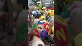 Playing my Pirates chest claw machine