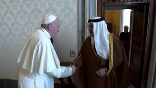 Prince of Bahrain invites Pope Francis to visit his country