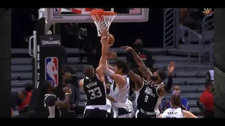 4 Clippers players try to get the ball from Boban......