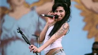 Amy Winehouse - Isle Of Wight 2007