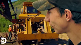 Equipe de Parker tenta consertar um gigantesco bulldozer com peças usadas | Febre do Ouro